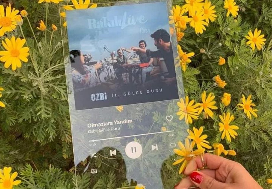 Black Balancer Lounge